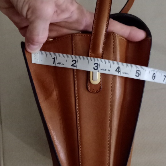 Vintage Bally tan leather crossbody bag - Picture 12 of 15